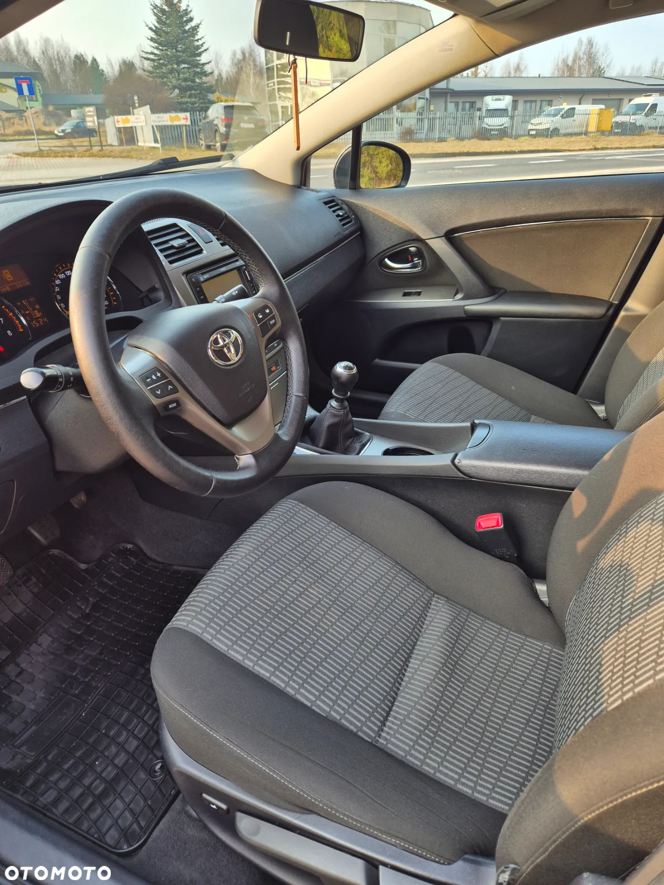 Toyota Avensis 1.8 Sol plus NAVI - 13