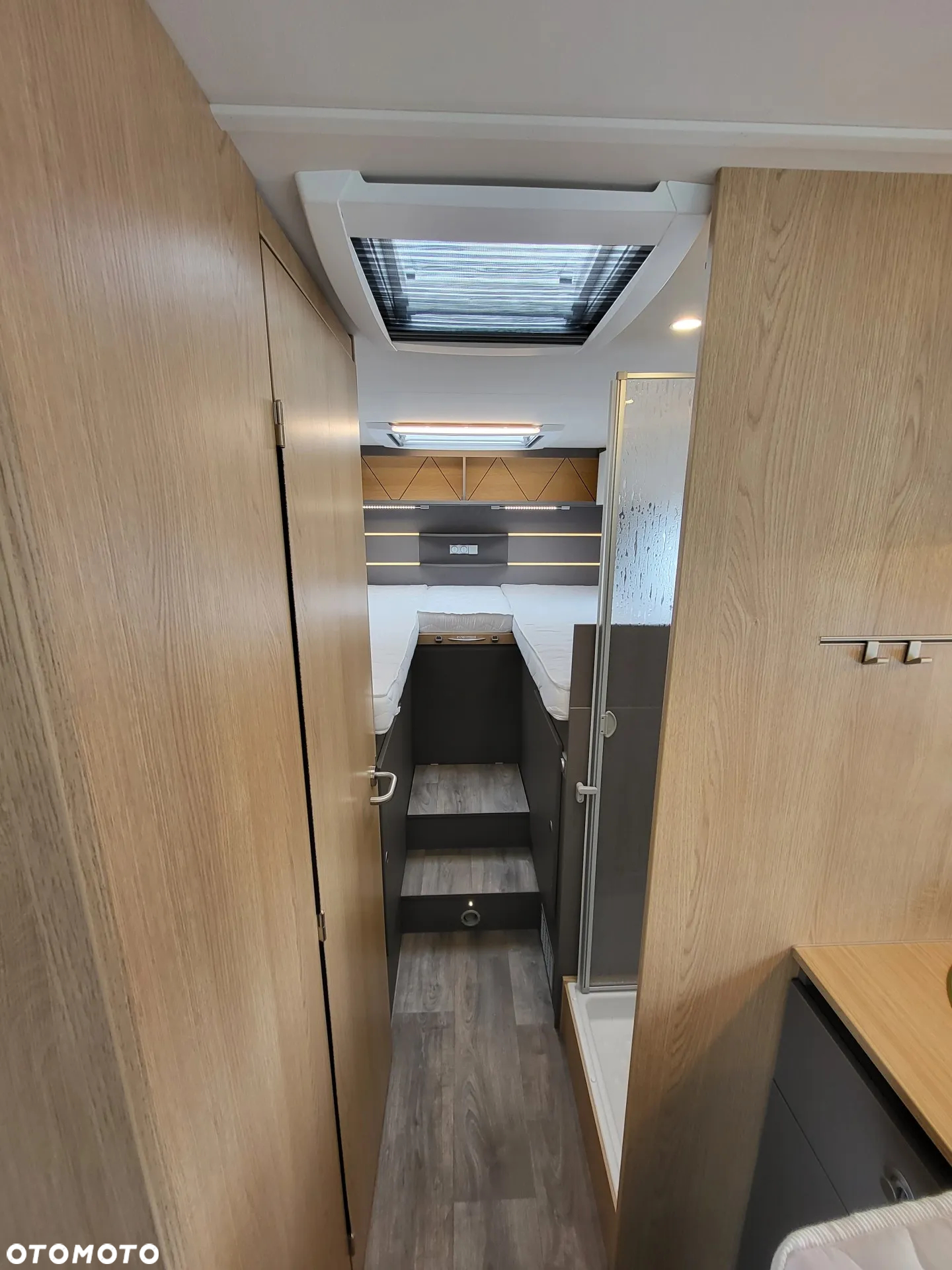 LMC Tourer Lift H730G - Kampery 4-osobowy - 27