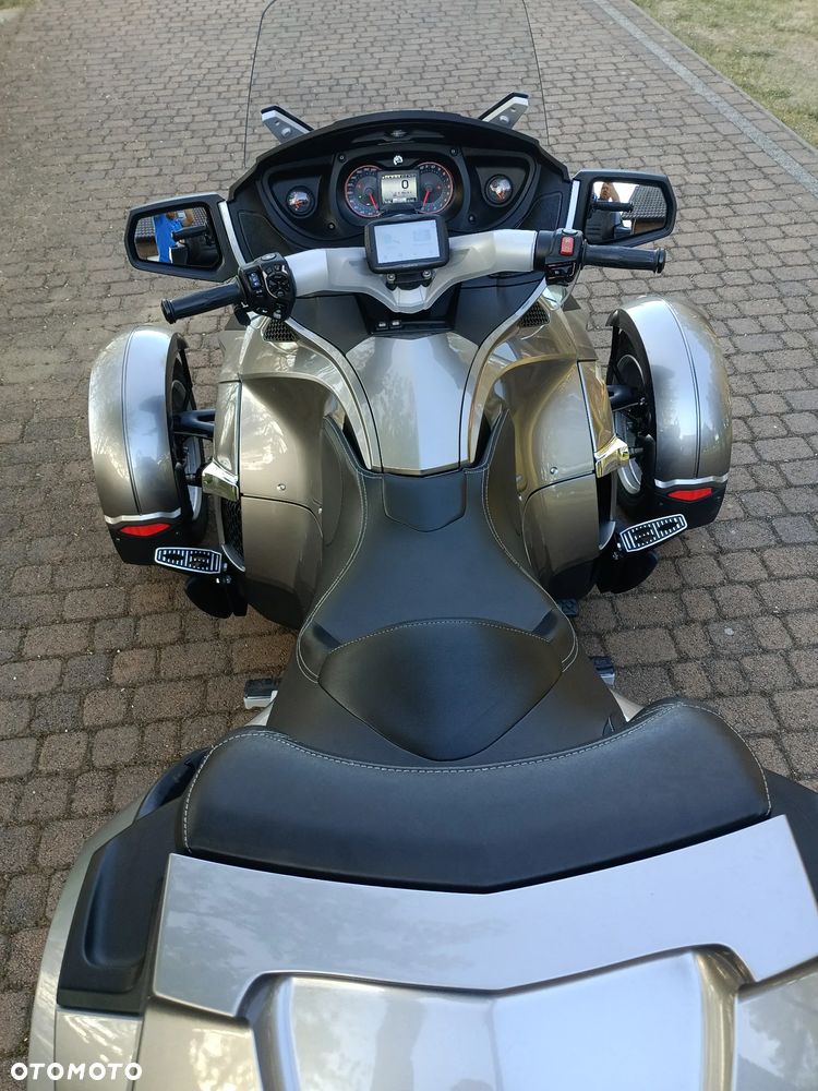 Can-Am Spyder - 9