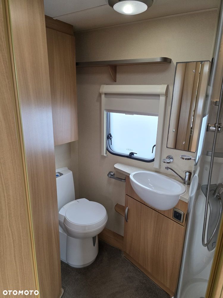 SWIFT CHARISMA 230 - 19