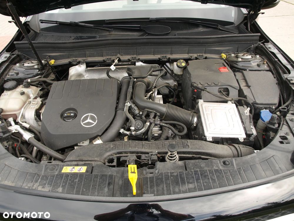 Mercedes-Benz GLB 200 Progressive 7G-DCT - 24
