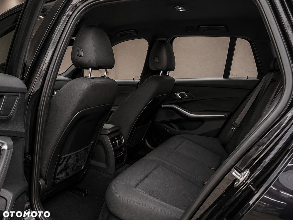 BMW Seria 3 318d Edition M Sport Shadow - 7