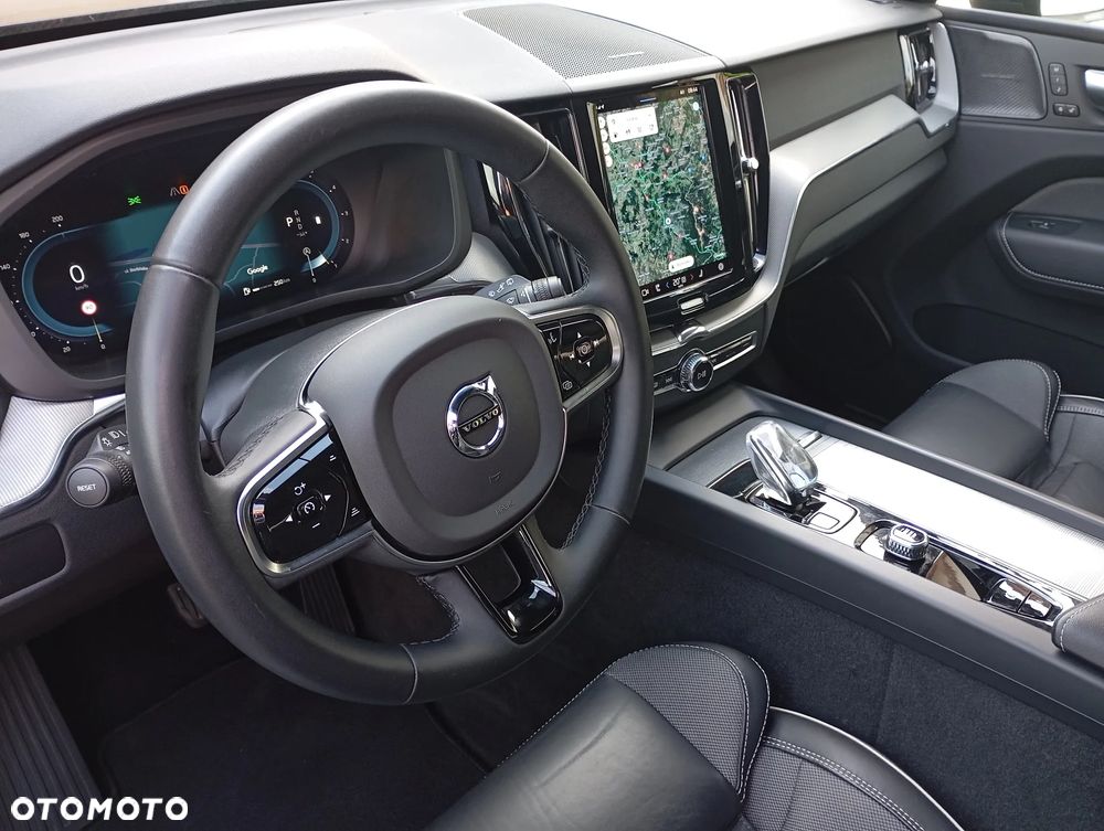 Volvo XC 60 B4 D AWD Ultimate Dark - 14