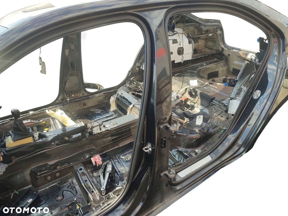 PRÓG LEWY SŁUPEK ŚRODKOWY SKODA SUPERB III (2015-2019) 2.0 TDI 150KM - 4