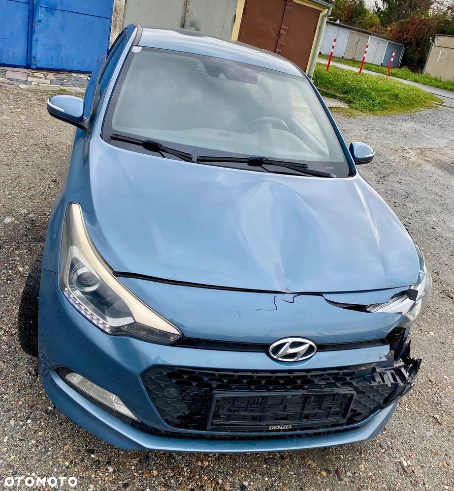 Hyundai i20 blue 1.2 Trend - 5