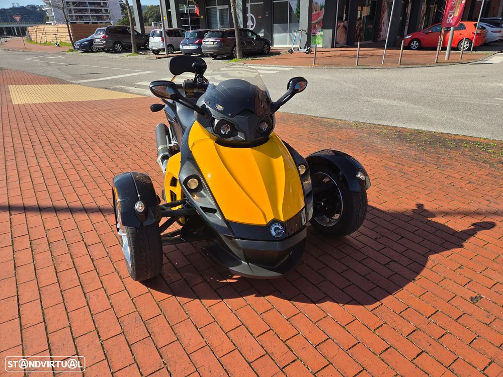 Can-Am Spyder F3 - 6