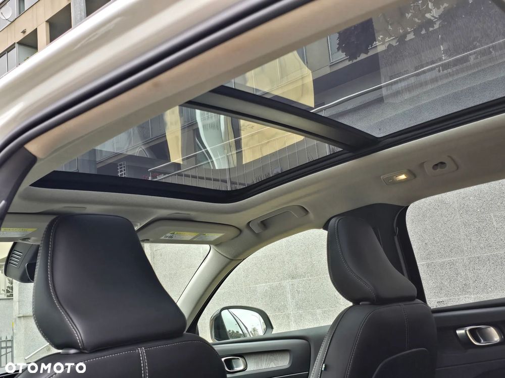 Volvo XC 40 B5 B AWD Inscription - 21