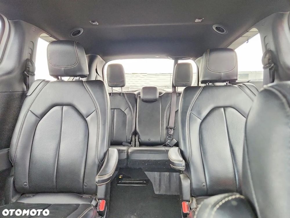 Chrysler Pacifica - 9