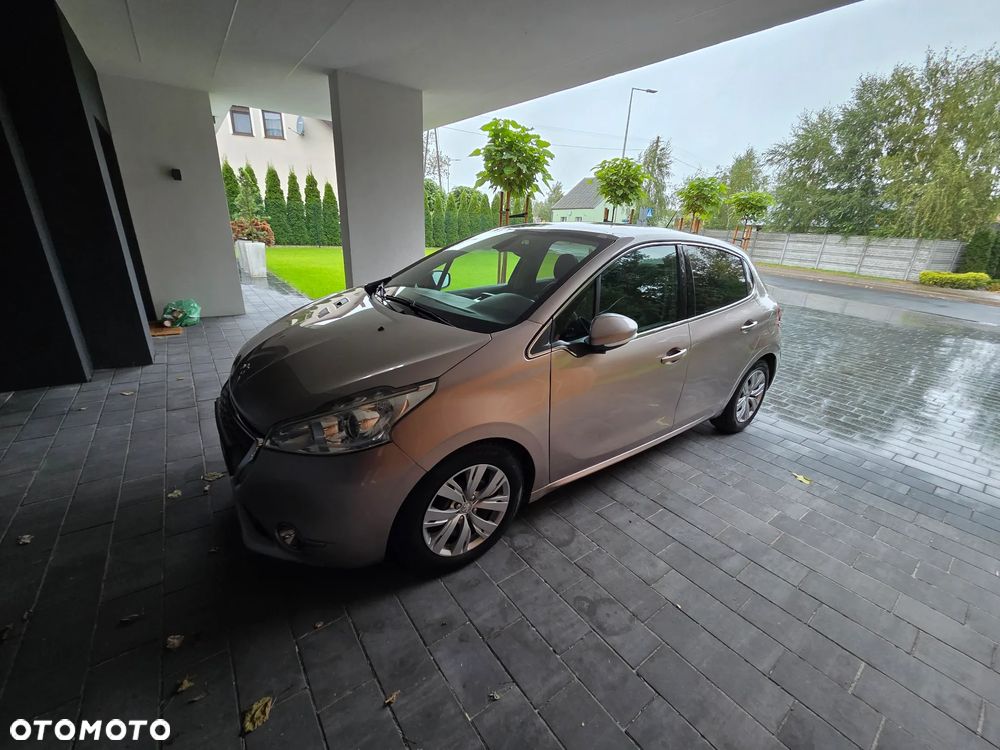 Peugeot 208 1.6 e-HDi Allure STT - 3