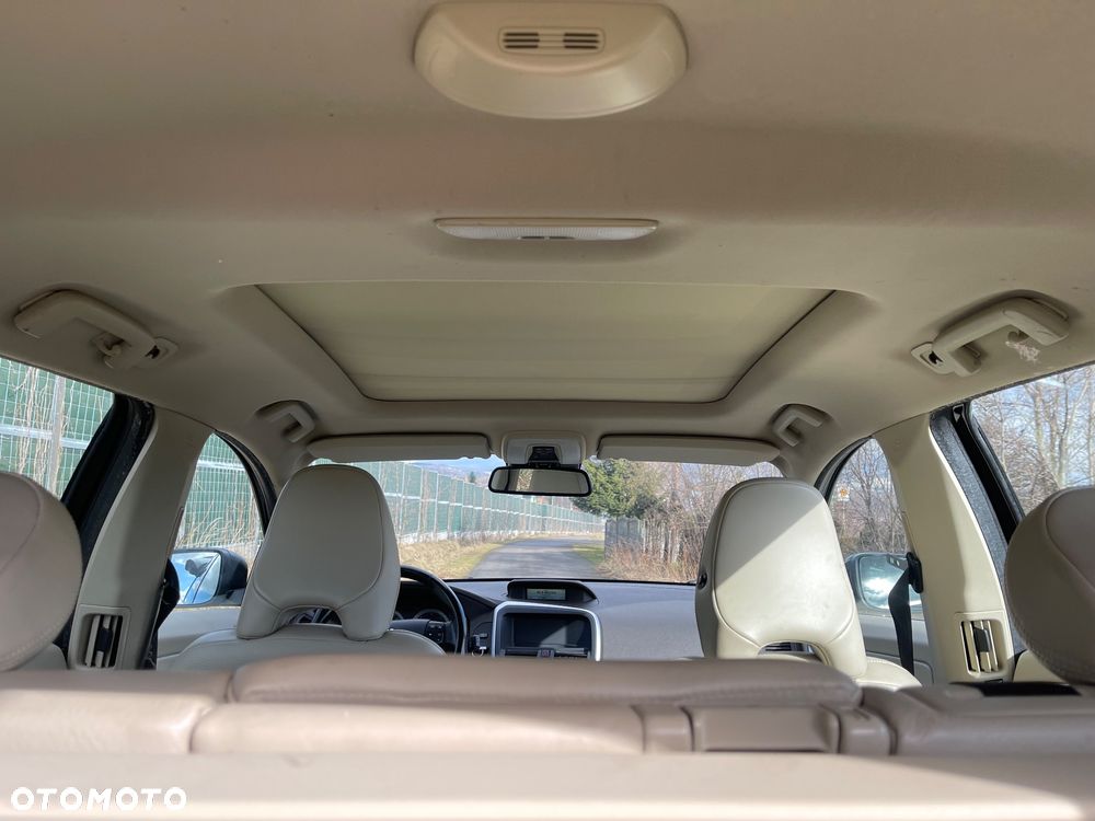 Volvo XC 60 D5 AWD Kinetic - 8