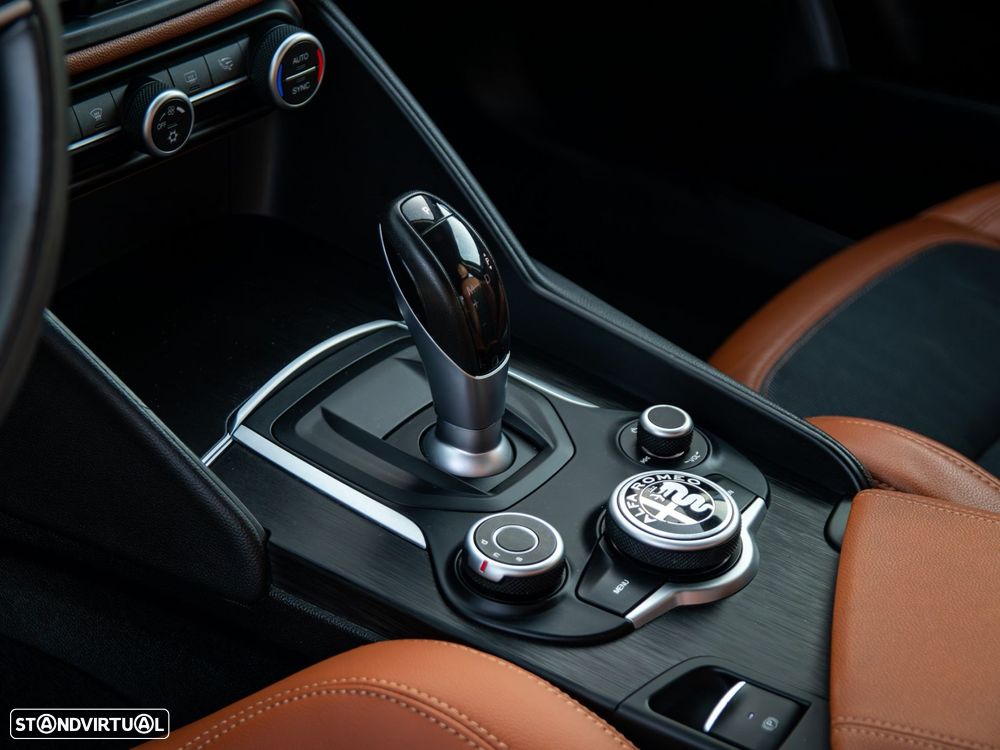 Alfa Romeo Giulia 2.2 D Super AT8 - 34