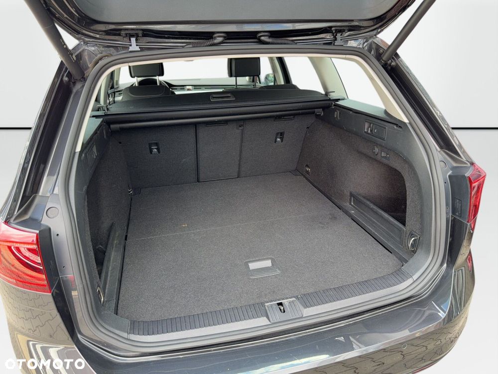 Volkswagen Passat - 39