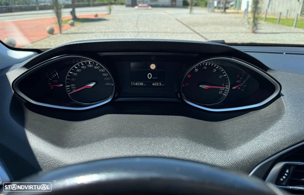 Peugeot 308 PureTech 130 GPF Stop & Start Allure Pack - 23