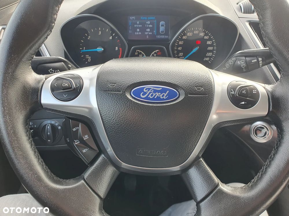 Ford Kuga 2.0 TDCi 2x4 Titanium - 16