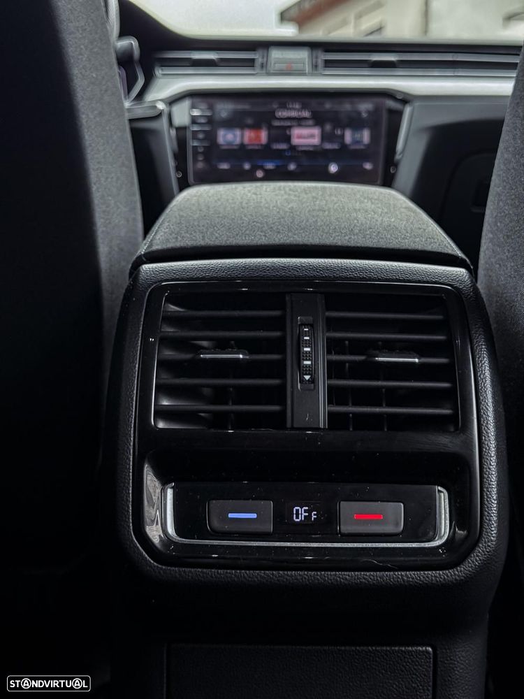 VW Passat Variant - 6