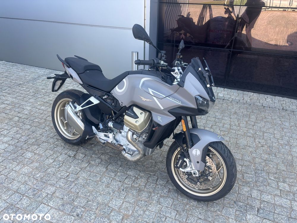 Moto Guzzi V100 Mandello - 1