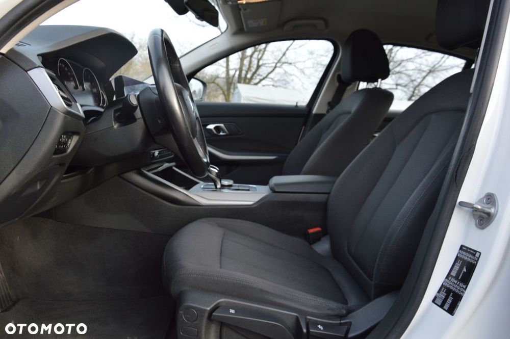 BMW Seria 3 318i Advantage sport - 13