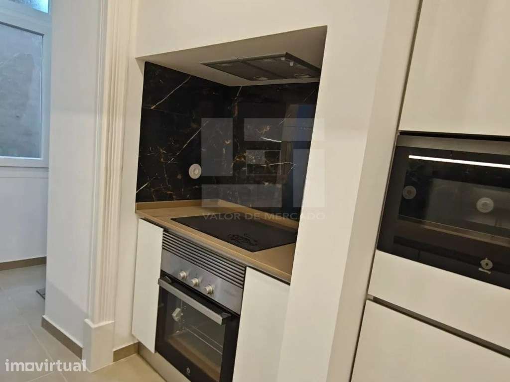 Apartamento T3 recuperado na Av. General Roçadas, Lisboa. - Grande imagem: 5/19