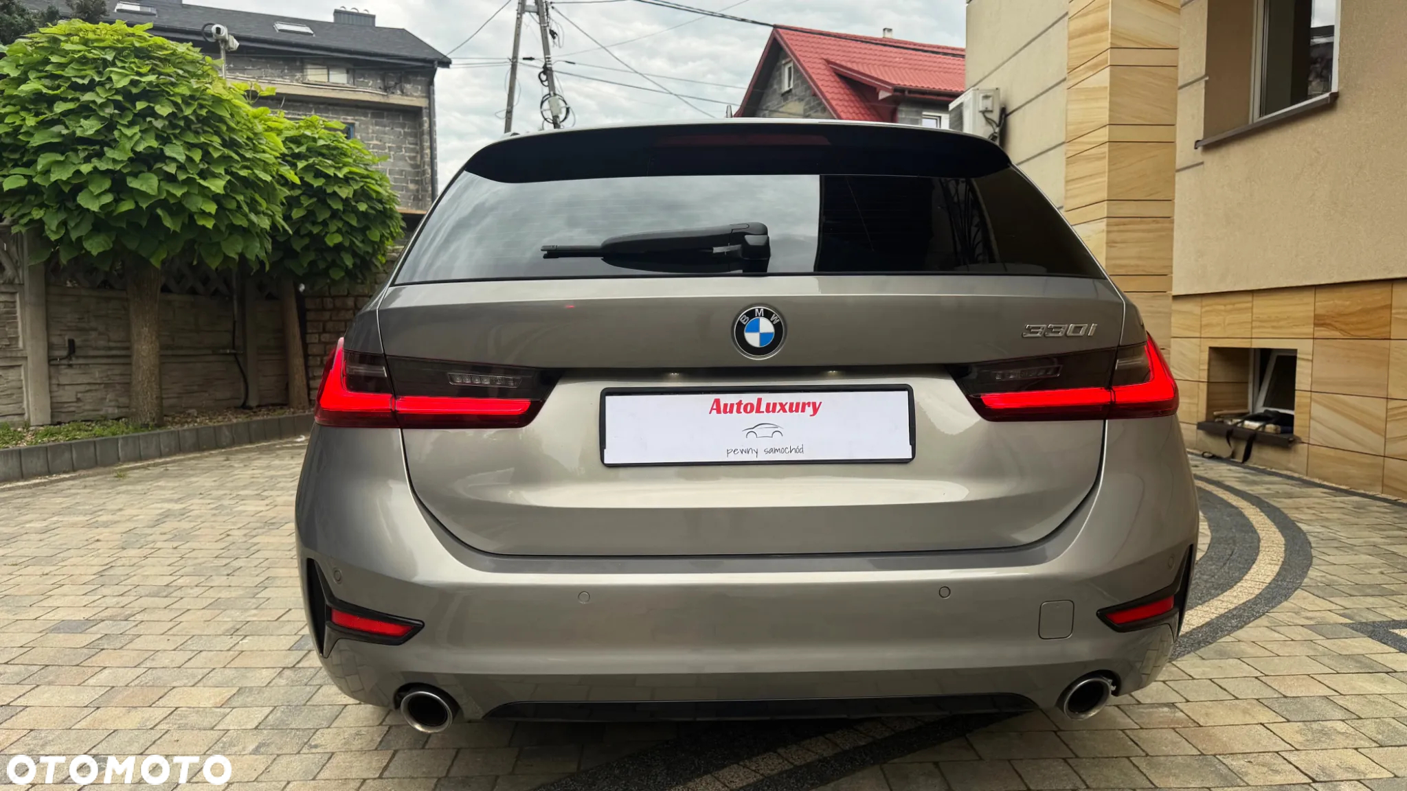 BMW Seria 3 330i Sport Line sport - 9