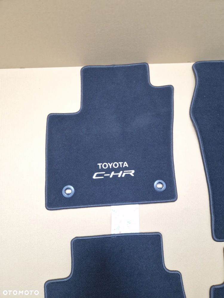 Oryginalne Dywaniki Toyota CH-R 2024 58500YYJ20C1 - 3