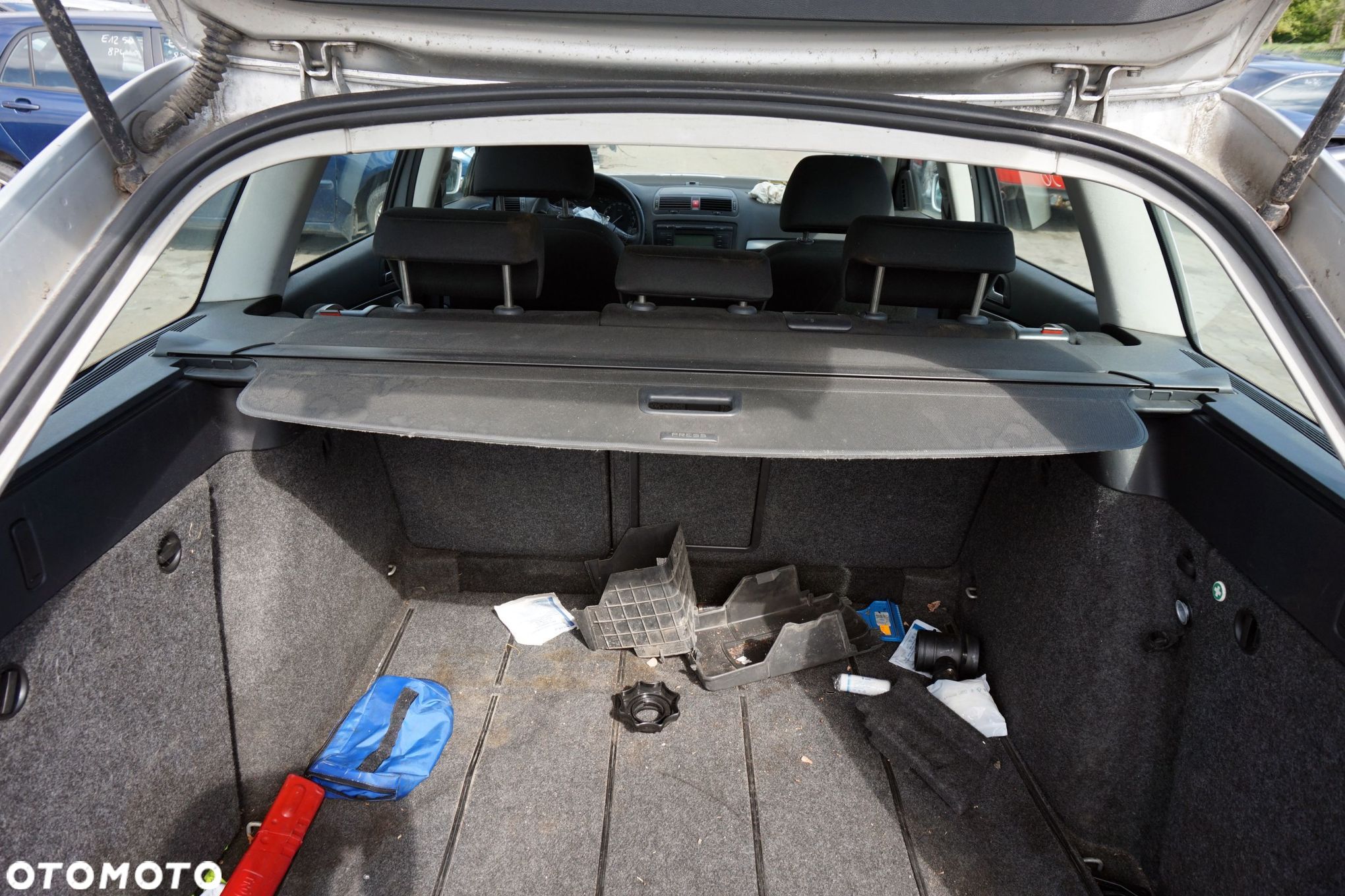 ROLETA BAGAŻNIKA OCTAVIA II 1Z3 LIFT KOMBI 1Z9867871F SKODA 2008-2013 - 1