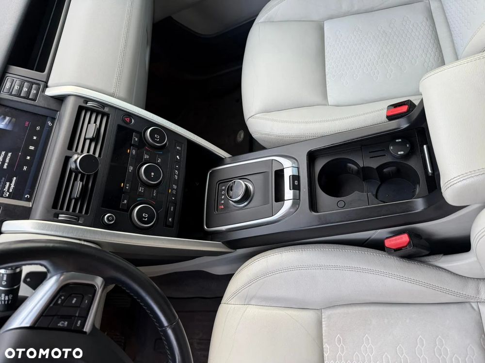 Land Rover Discovery Sport 2.0 TD4 HSE - 8