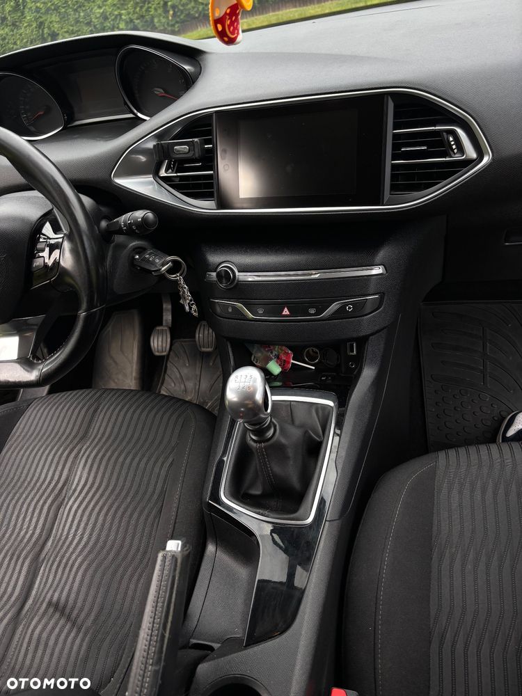 Peugeot 308 1.6 BlueHDi Allure S&S - 11
