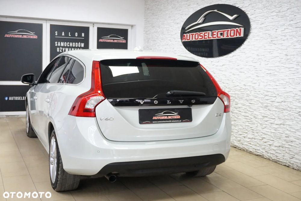 Volvo V60 D4 Geartronic Momentum - 6
