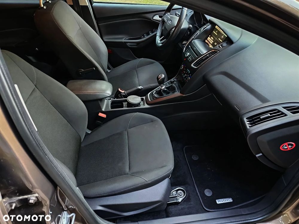 Ford Focus 1.0 EcoBoost STart-Stopp-System TITANIUM - 31