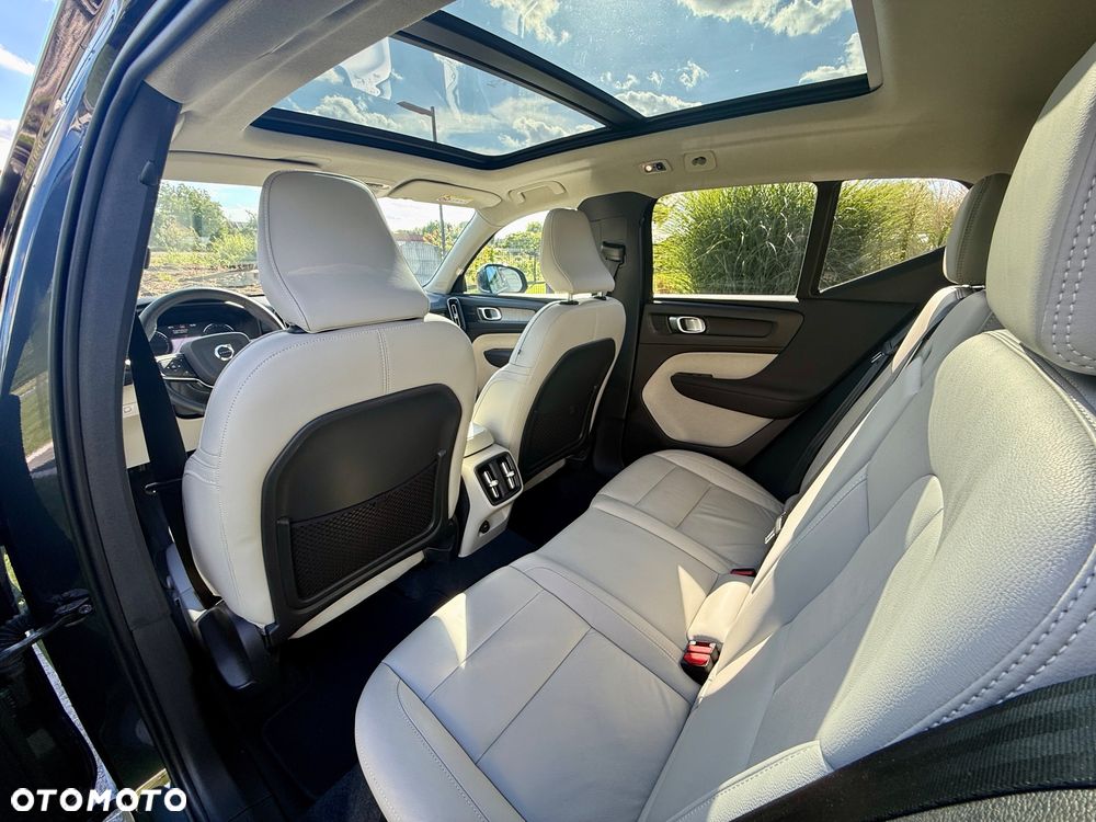 Volvo XC 40 B4 B AWD Inscription - 12