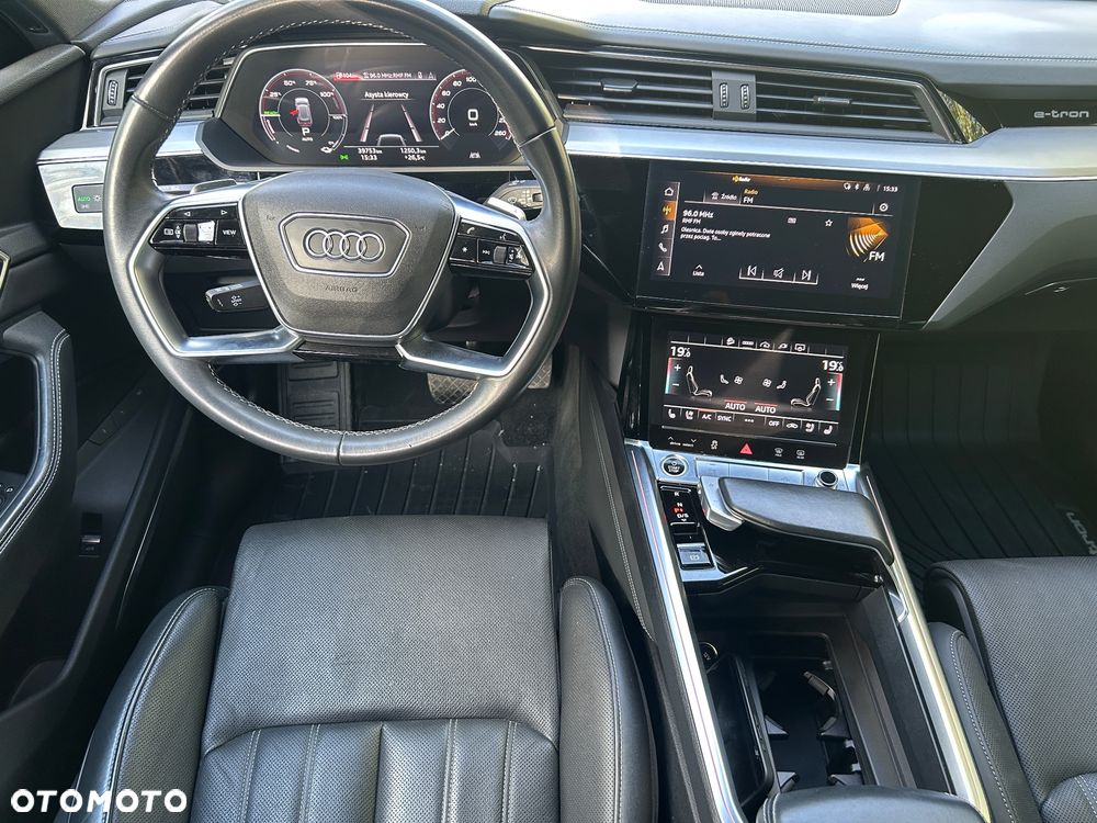 Audi Q8 - 6
