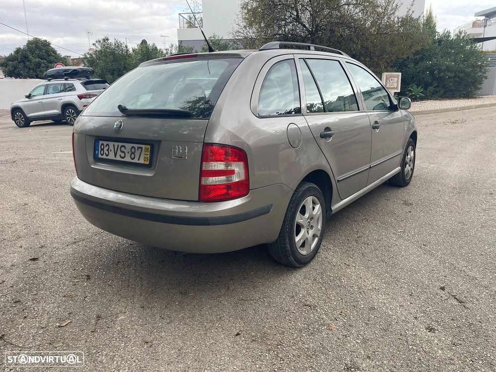 Skoda Fabia Break 1.2 HTP Comfort - 4