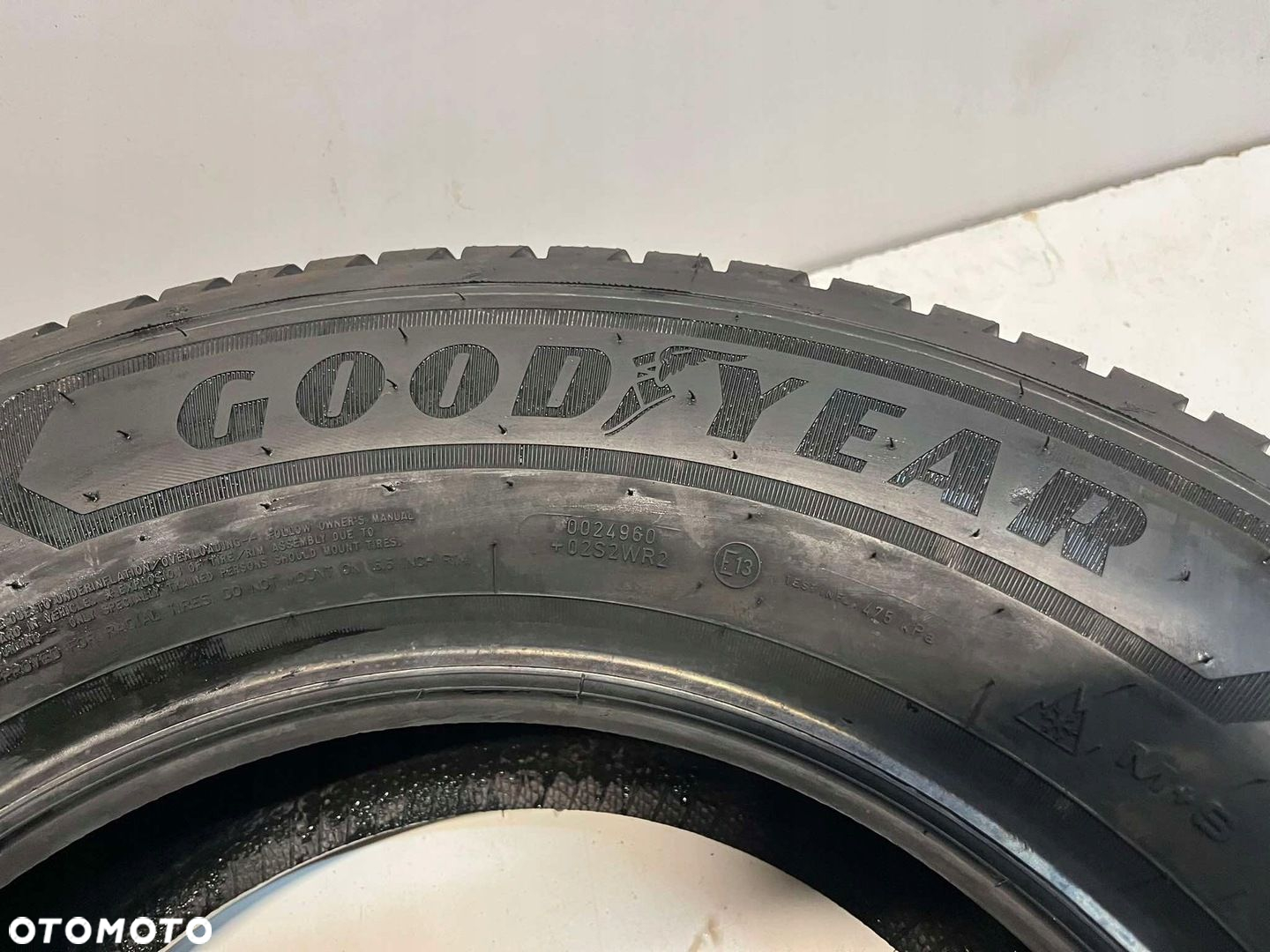 OPONY CAŁOROCZNE WIELOSEZONOWE GOODYEAR VECTOR 4SEASONS CARGO 235/65/16C - 4