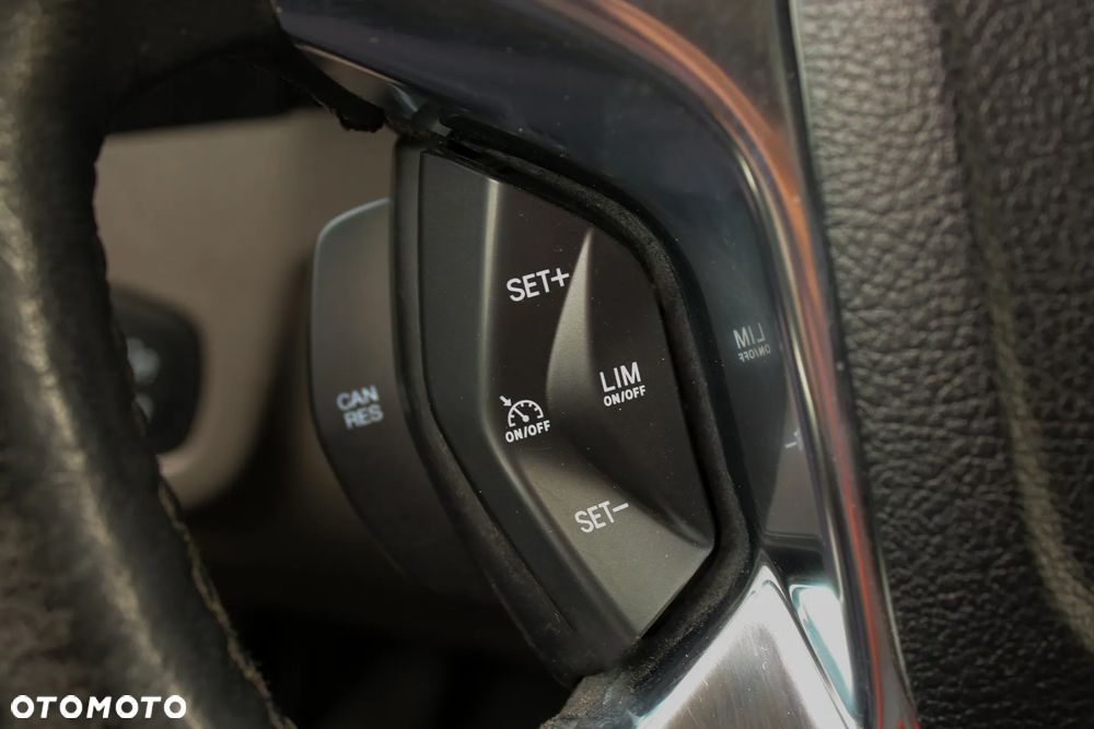 Ford Connect MAX - 33