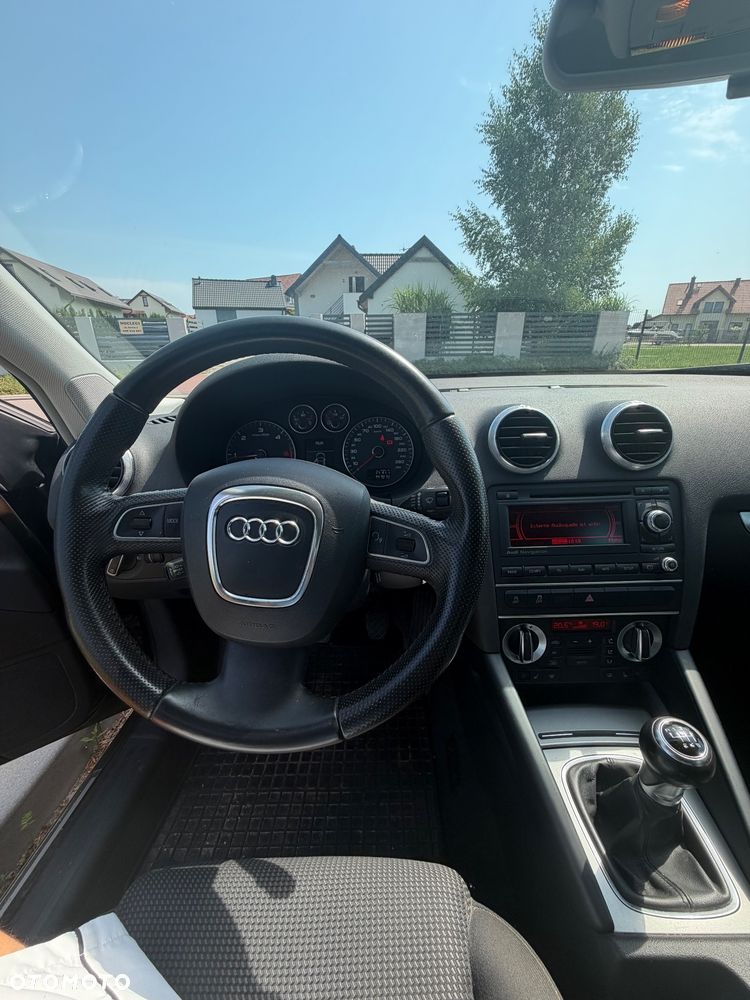 Audi A3 Sportback 2.0 TDI DPF Ambition - 2