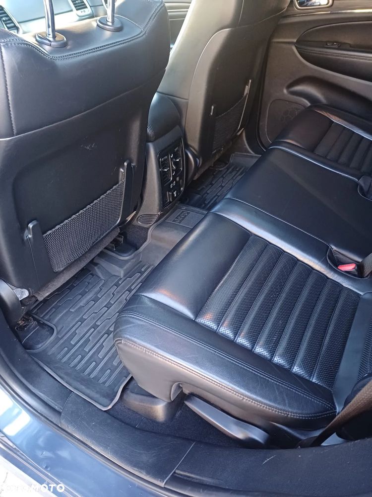 Jeep Grand Cherokee - 16