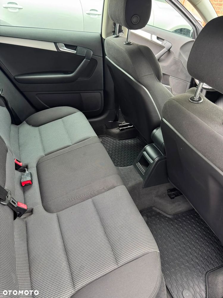 Audi A3 Sportback 2.0 TDI DPF Ambiente - 8