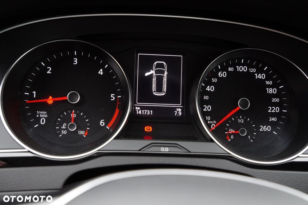 Volkswagen Passat - 24