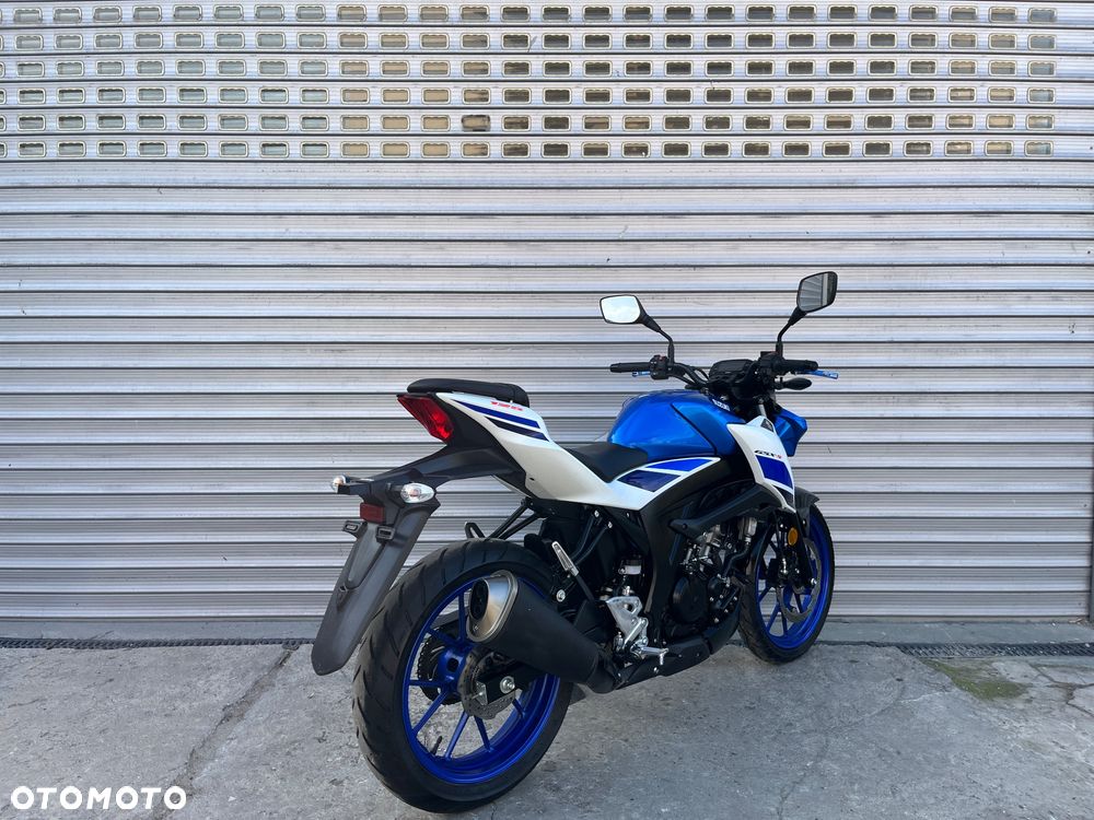 Suzuki GSX - 33