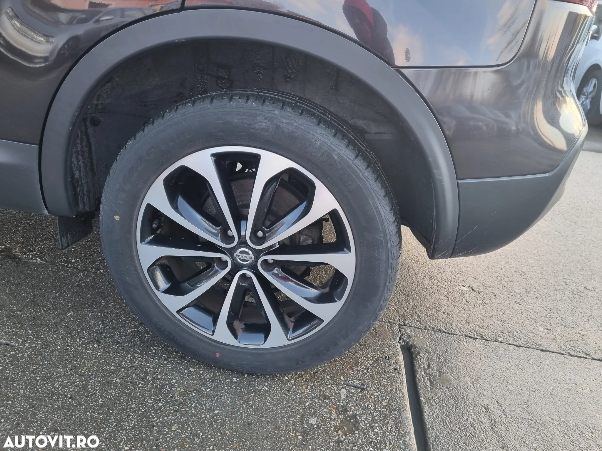 Nissan Qashqai 2.0 DCI 4 x 4 DPF Aut tekna - 31