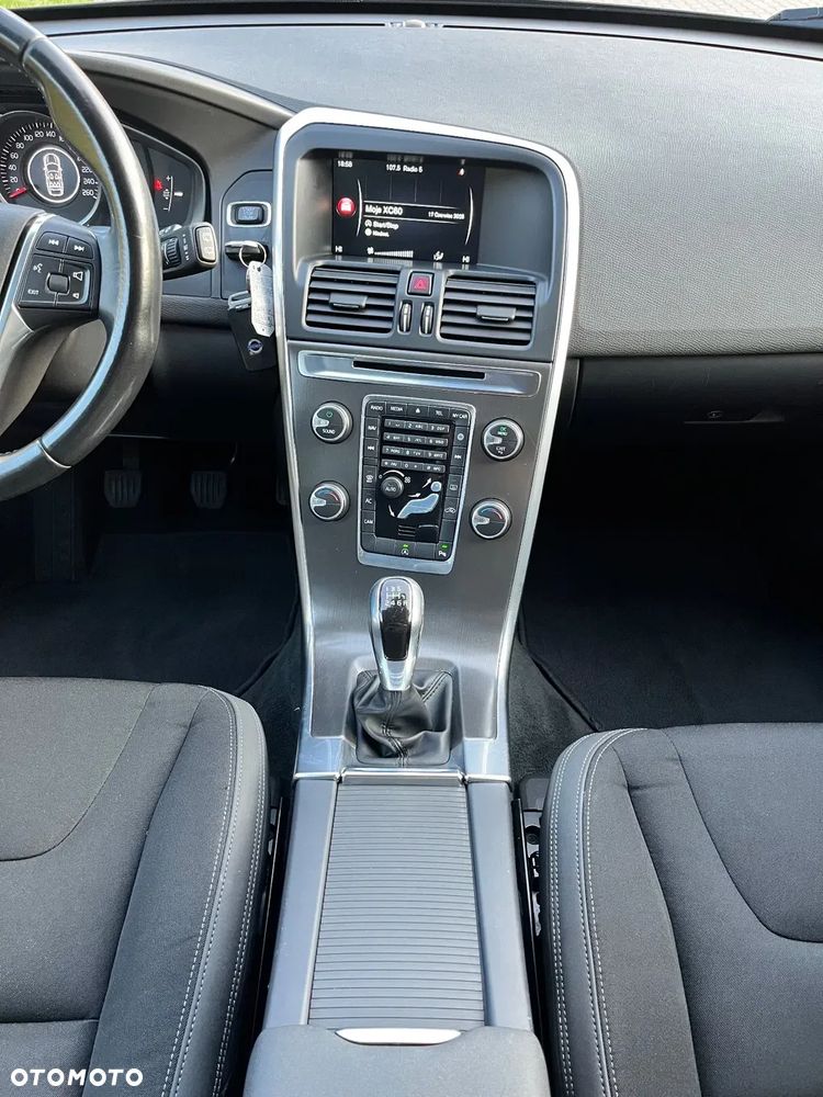 Volvo XC 60 D4 Momentum - 27