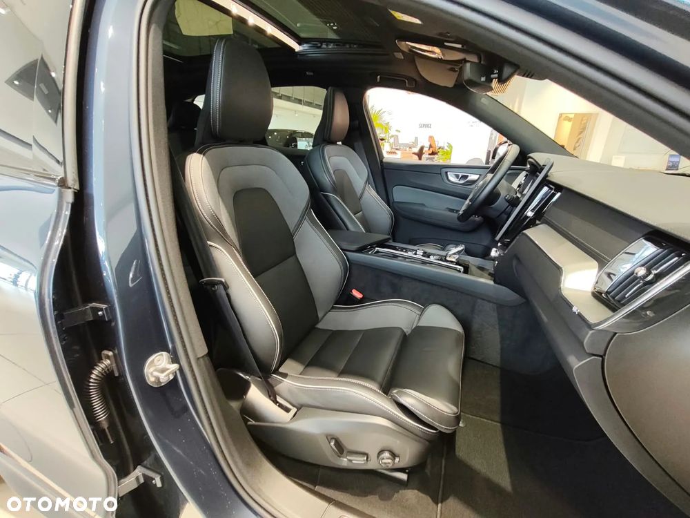 Volvo XC 60 T8 Plug-In Hybrid AWD Ultimate Black Edition - 17