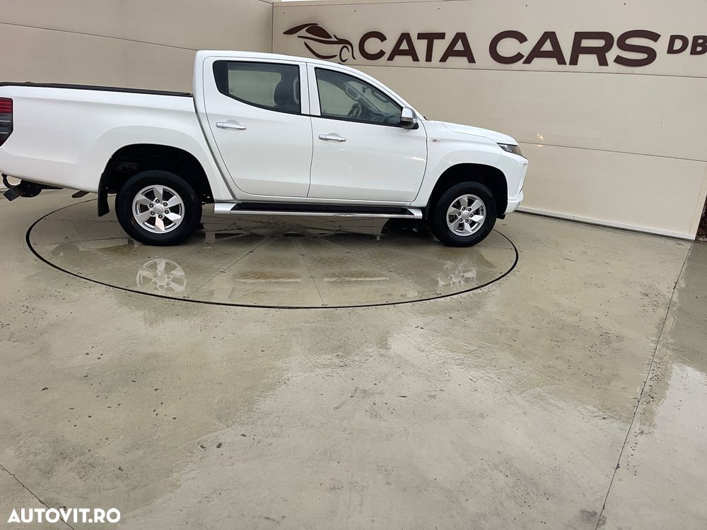 Mitsubishi L200 Double Cab 2.2 DI-D M/T Intense - 17