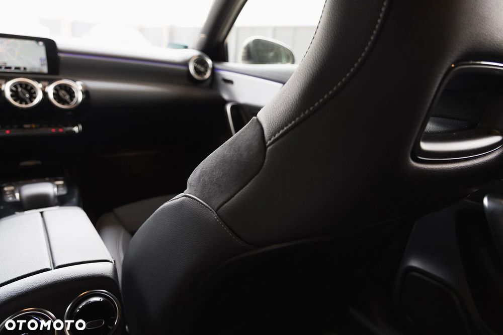 Mercedes-Benz Klasa A 180 Edycja specjalna 7G-DCT - 31