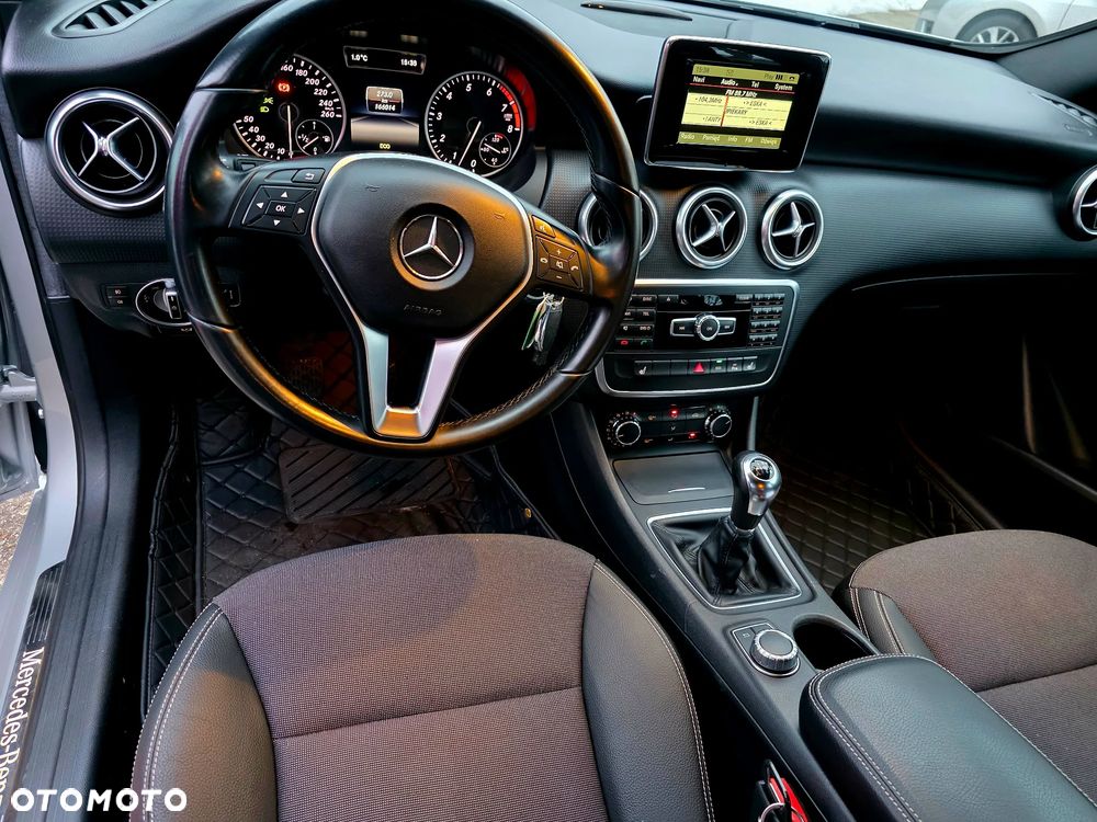 Mercedes-Benz Klasa A 180 (BlueEFFICIENCY) - 22