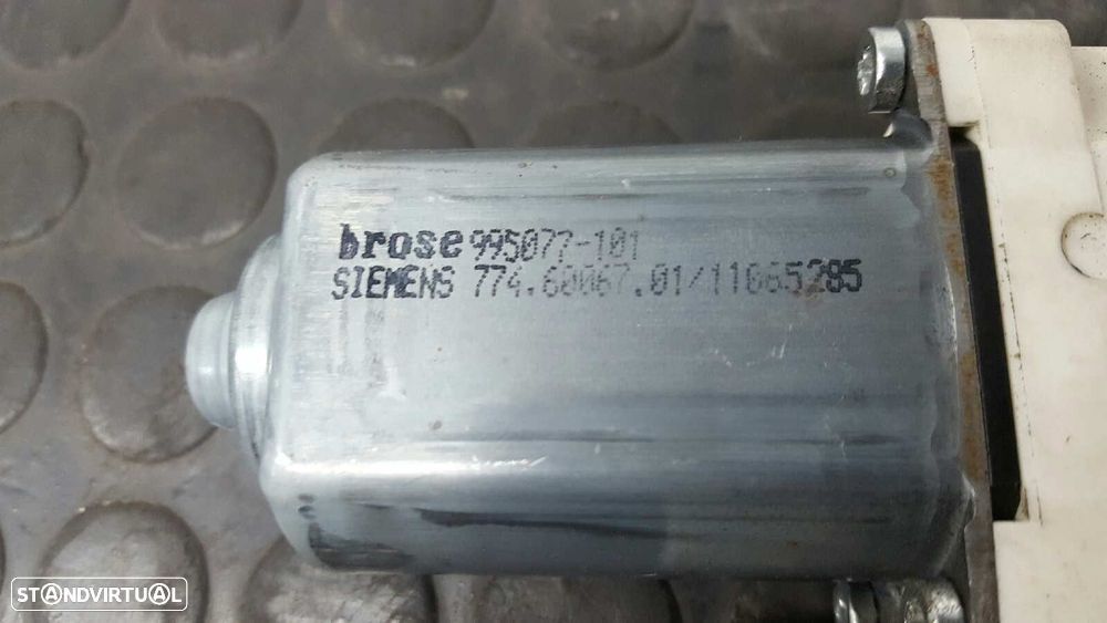 MOTOR ELEVADOR FRENTE DIREITO AUDI A6 AVANT (4F5) 3.0 TDI QUATTRO - 2