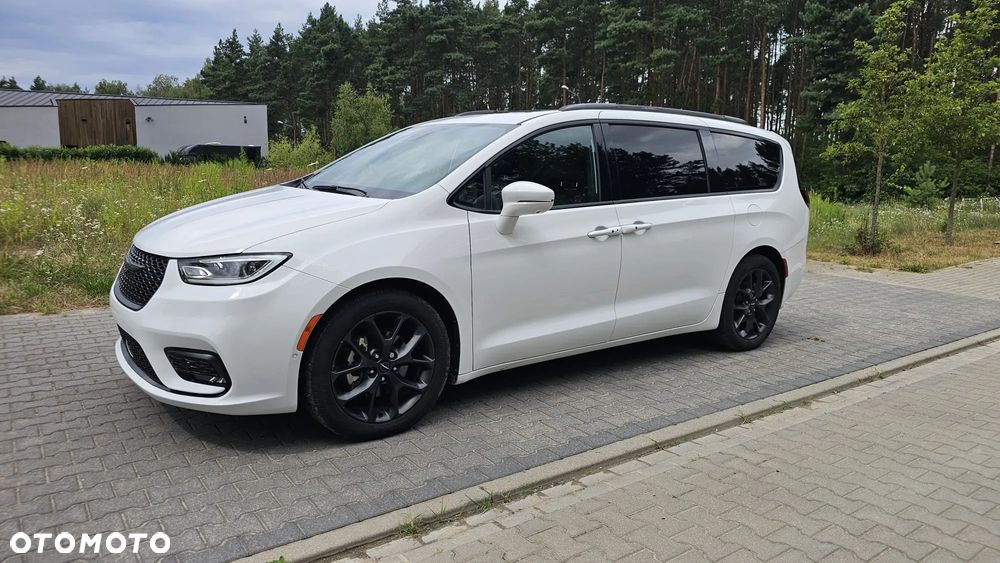 Chrysler Pacifica - 2
