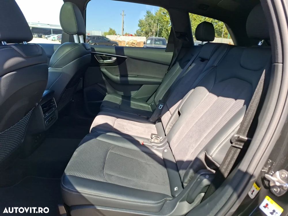 Audi Q7 55 TFSI e quattro Tiptronic PHEV S Line - 13