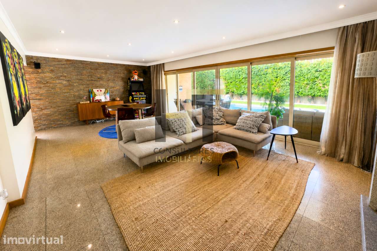 Moradia T3 | 4 Frentes | Piscina, Suite c/ Closet, Garagem 3 Carros | - Grande imagem: 3/60