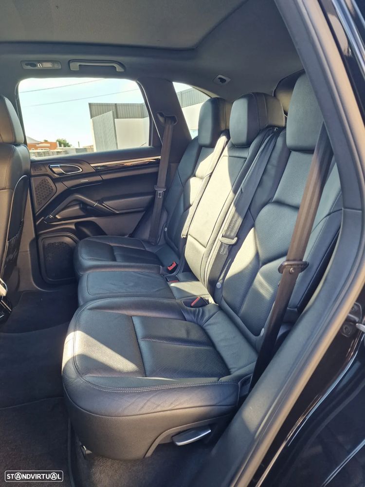 Porsche Cayenne II Platinum Edition - 15